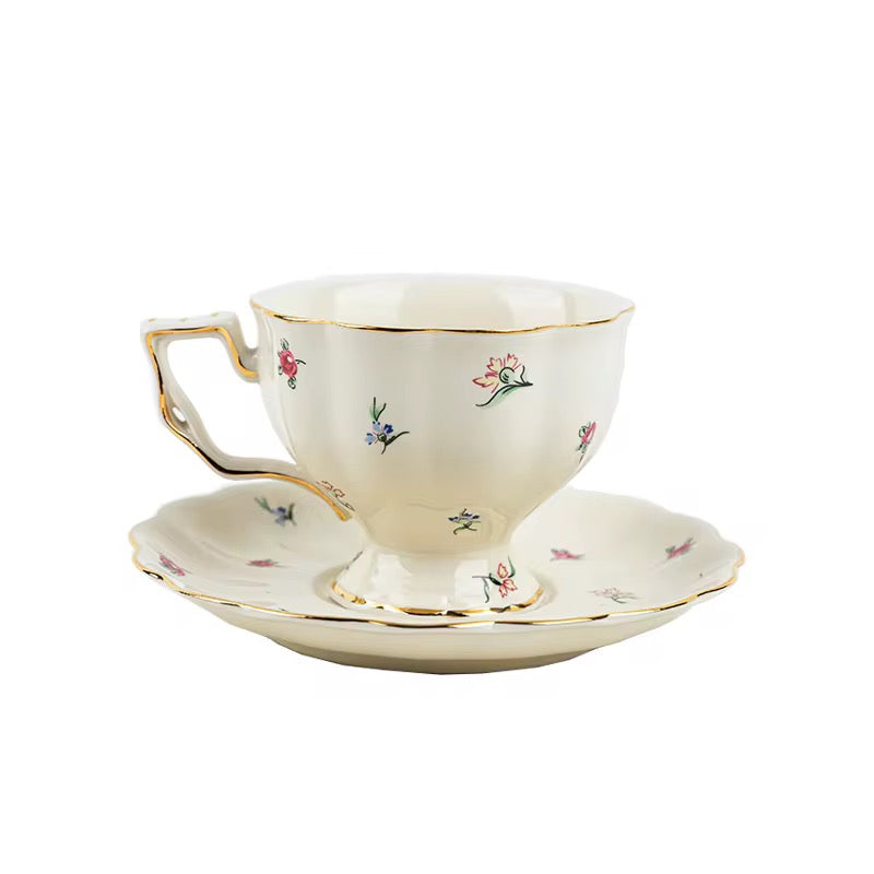 Elegant Floral Porcelain Tea Set – Teapot with 2 Cups & Saucers
