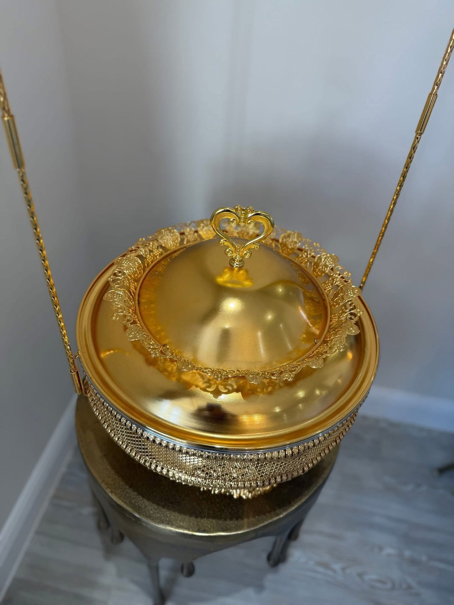 Luxury Crown Design 8L Golden Chafing Dish With Free Spoon and Holder