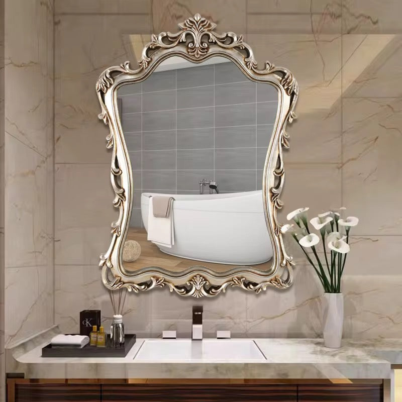Baroque Elegance: Ornate Vintage Silver Wall Mirror