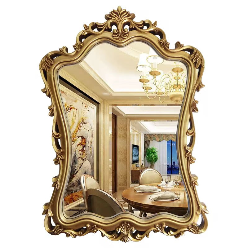 Baroque Elegance: Ornate Gold Vintage Wall Mirror